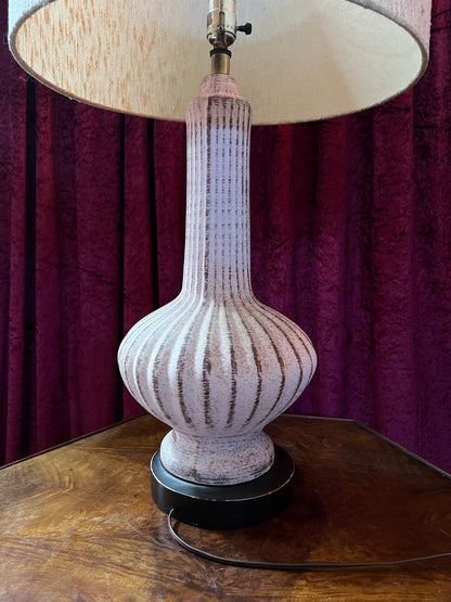 Vintage Ceramic Table Lamp - Pink Ribbed Urn Base Mid Century Modern
