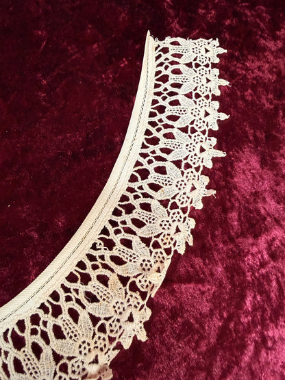 Vintage Lace Collar – Floral Openwork Peter Pan Style