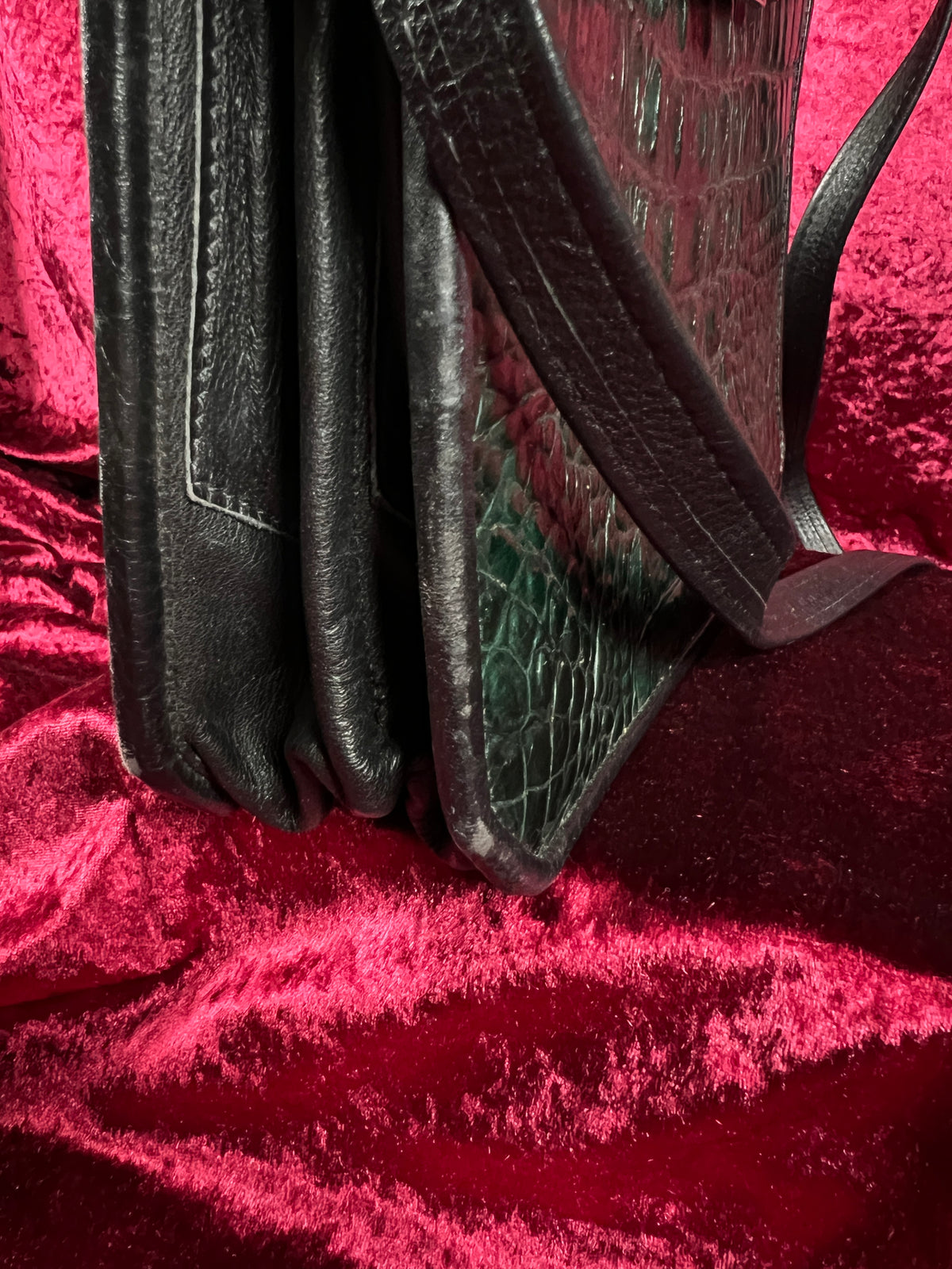 Vintage Emerald Green Leather Crossbody Bag - Croc Embossed Top Handle Purse