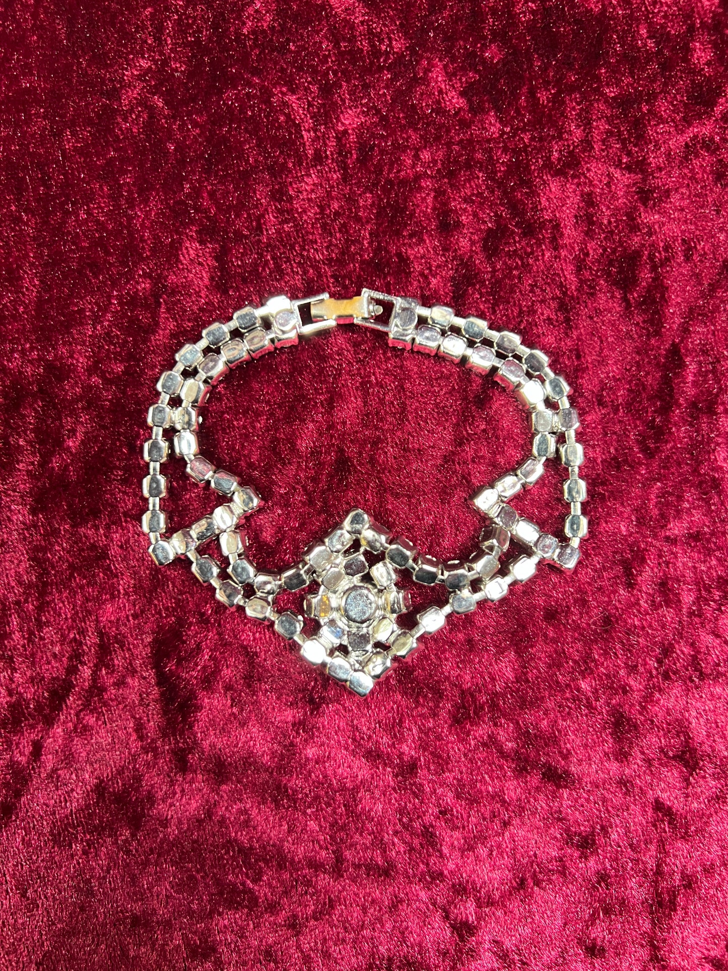 Vintage Jewelry - Tennis Bracelet - Round Cut Clear Rhinestones - Flower Center - 6.75"