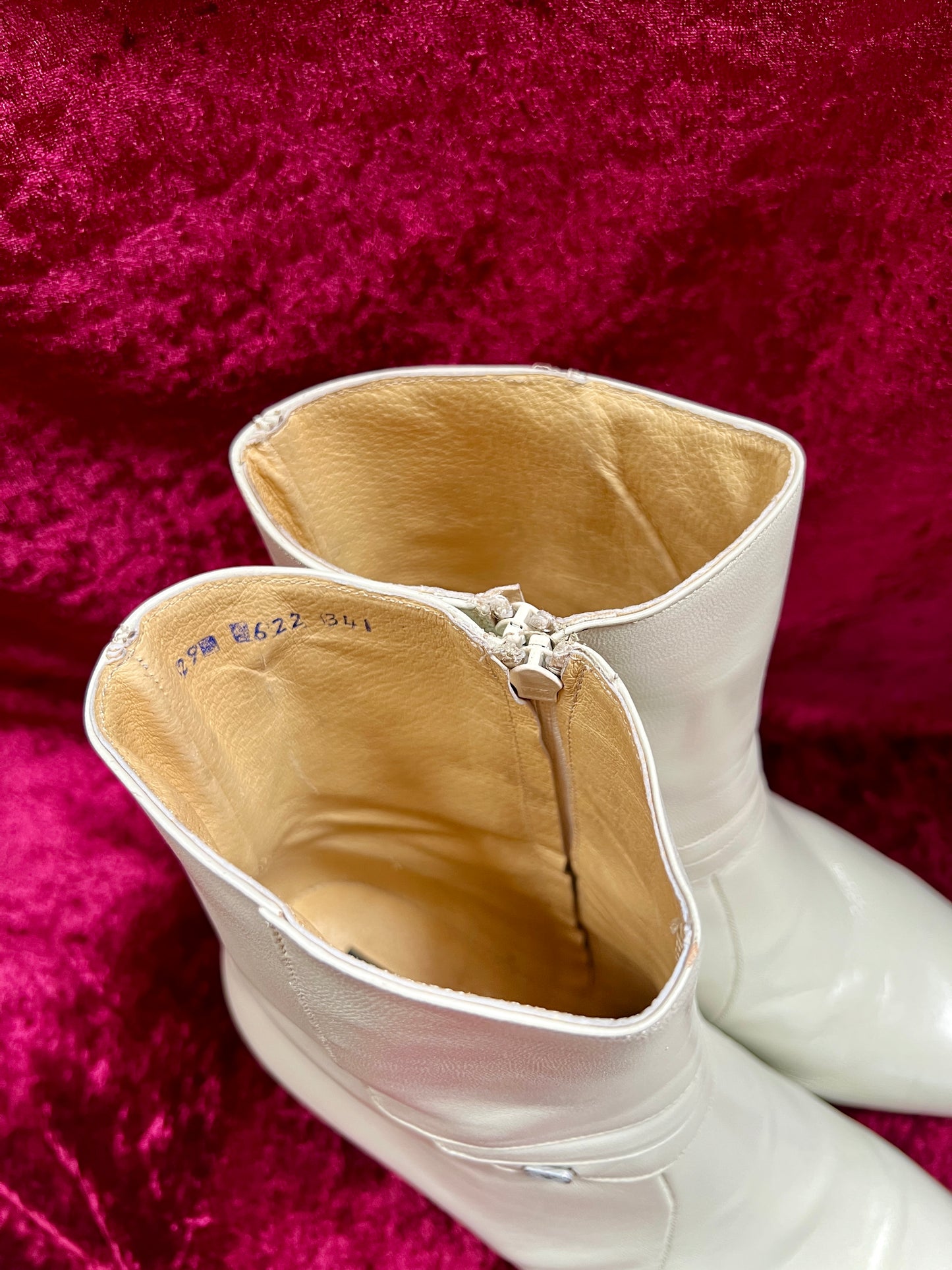 Vintage Shoes - Western Style Ankle Boots - Genuine Leather - White - Size 11.5 / 12 - Besserro