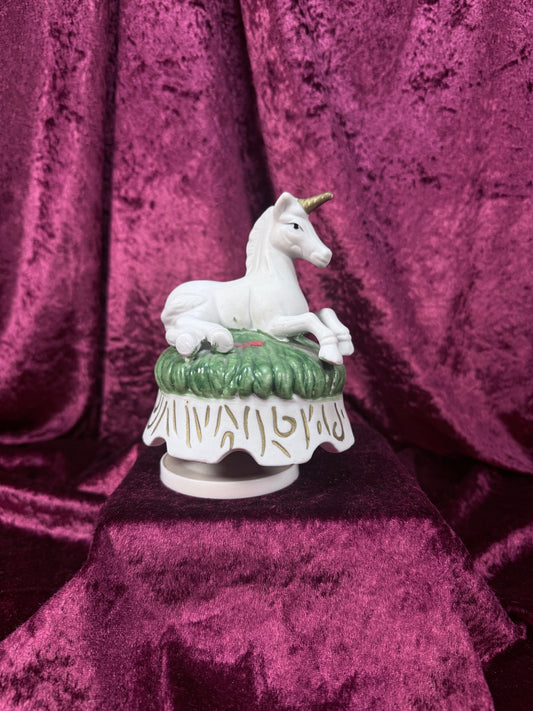 Vintage Ceramic Music Box – Reclining Unicorn Souvenir Keepsake