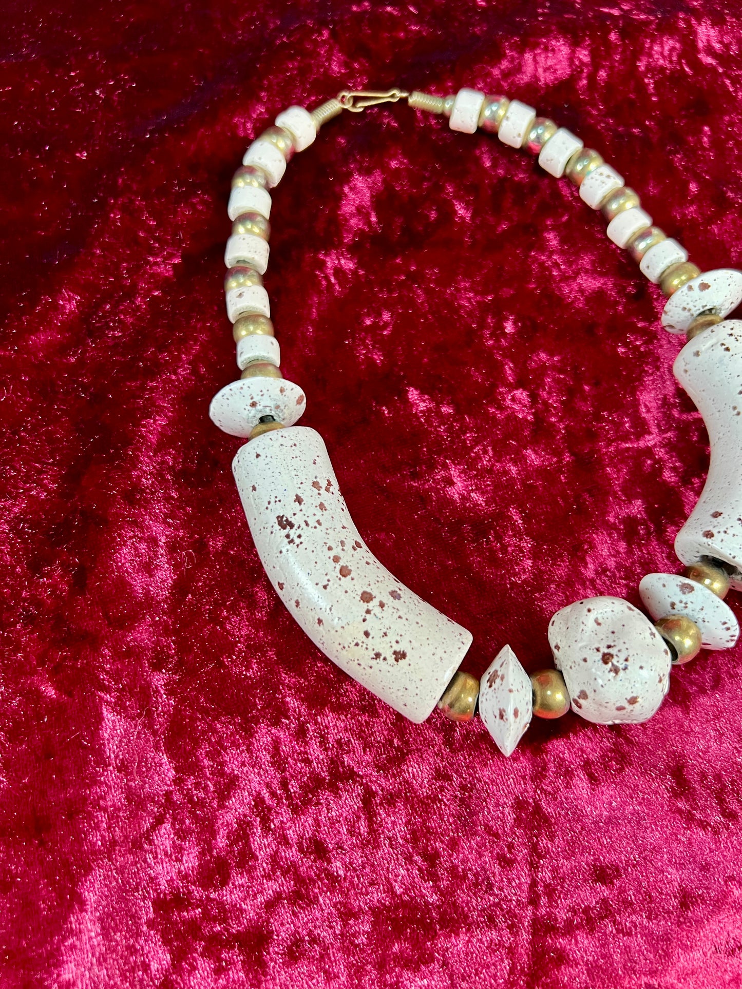 Vintage Jewelry - Chunky Costume Necklace - Faux Pebbled Rocks - 16"