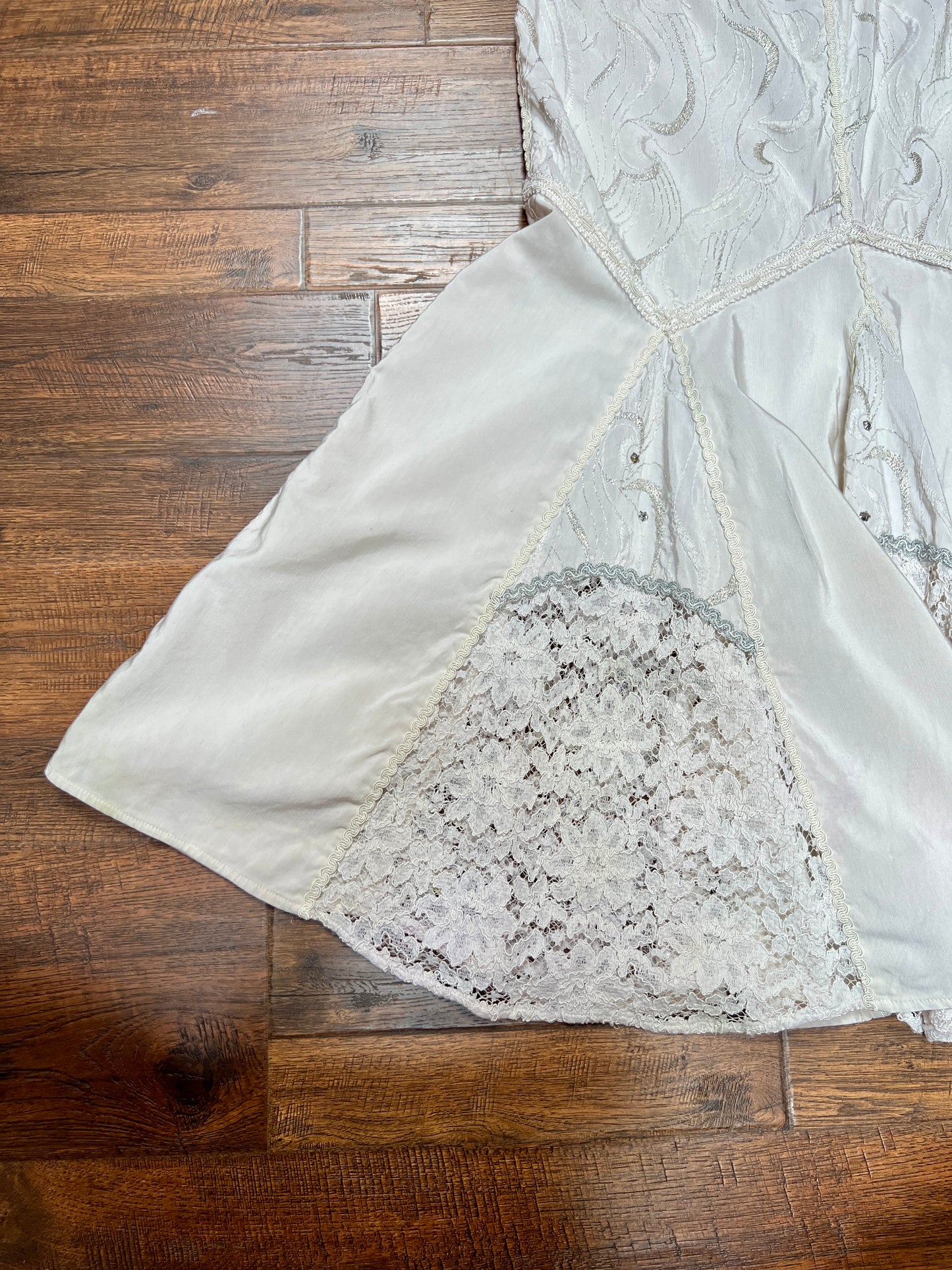 Vintage Romantic Bridal Cotton Lace Flare Midi Skirt - Embroidered Panels - Modelle
