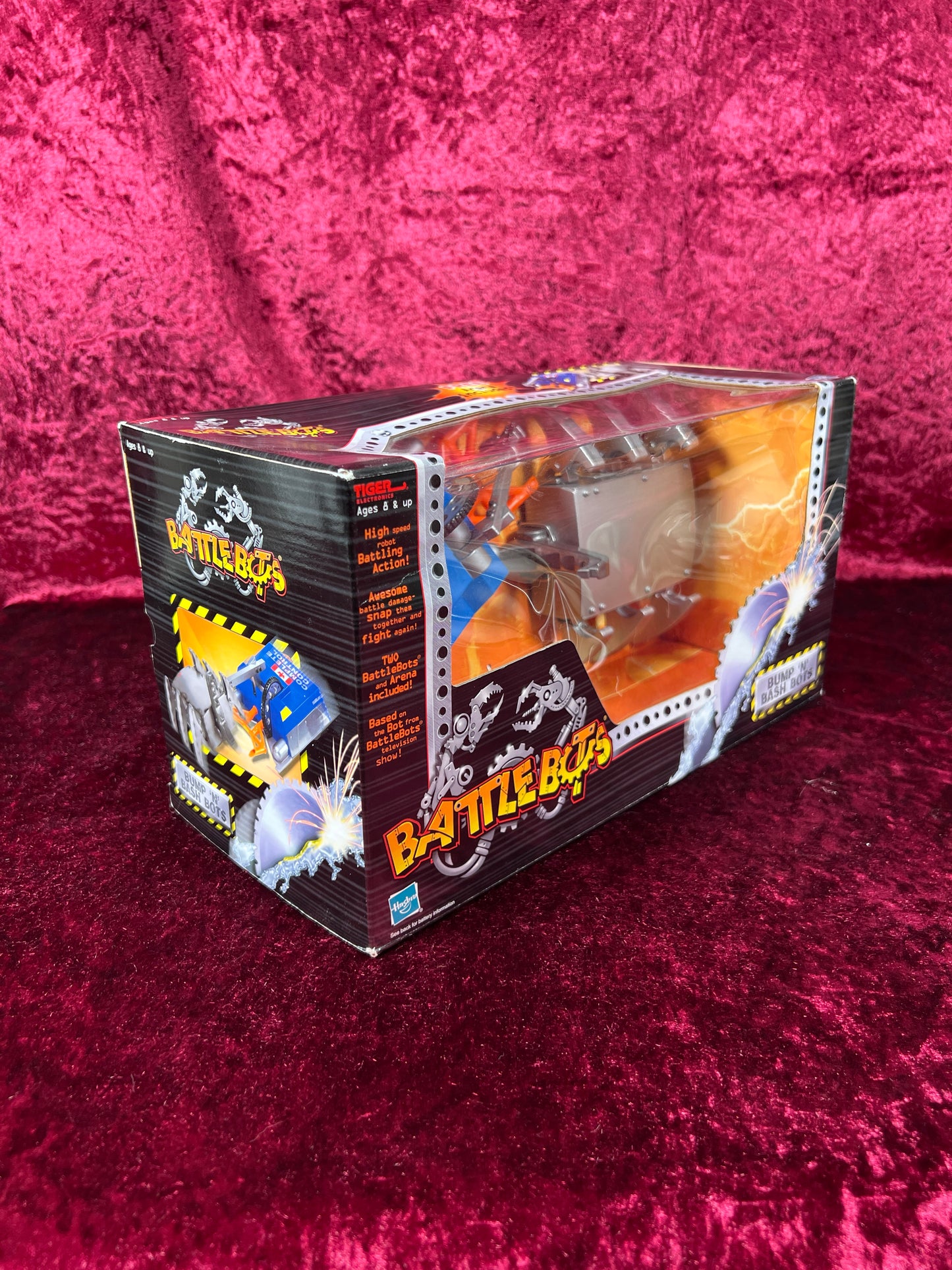 Vintage Collectibles - Battle Bots - Bump 'N' Bash Bots - Red Scorpion and Complete Control - Hasbro - 2001
