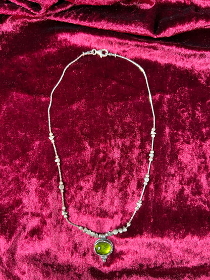 Vintage Jewelry - Dainty Necklace - 925 Silver - Cut Green Glass Pendant - Silpada