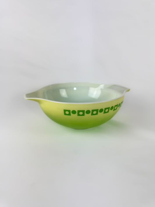 Vintage Pyrex Mixing Bowl - Green Dot #444 Green Yellow Ombre - 4 Quart Cinderella Mixing