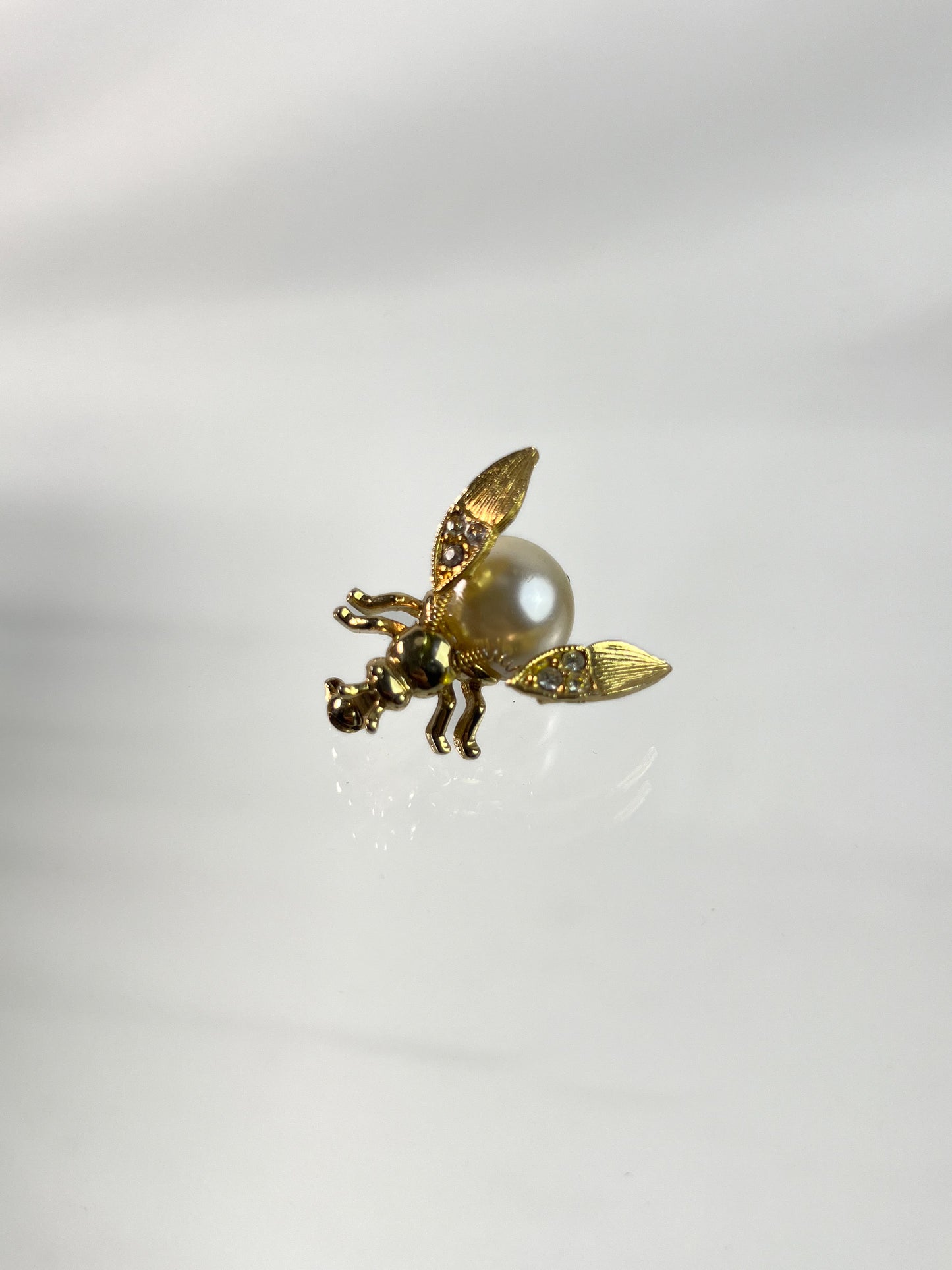 Vintage Jewelry - Brooch - Gold Tone Pearl Bumble Bee - Rhinestone Wings