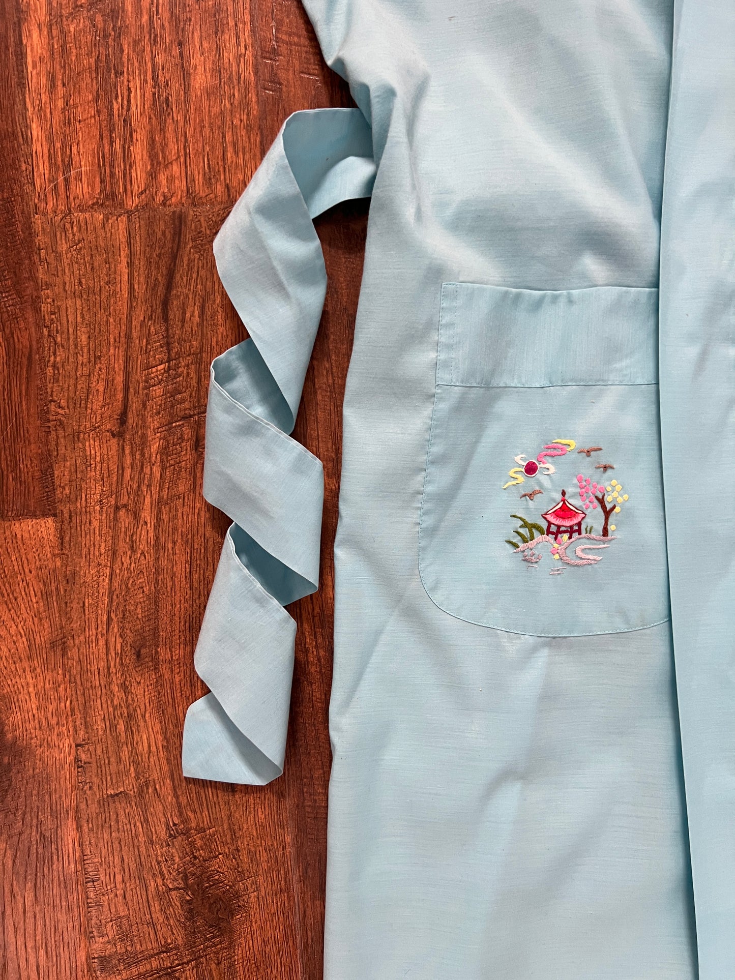 Vintage Jodie Arden Kimono Robe – Blue Embroidered Pagoda Asian Motif