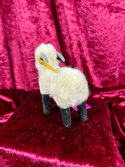 Vintage Collectibles - Miniature Stuffed Toy - Snucki the Sheep - 1520/11 - Steiff - Germany