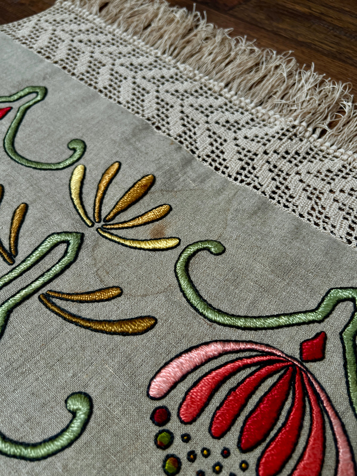 Vintage Linen Table Runner - Hand Embroidered Art Deco Florals Crochet Lace Fringe