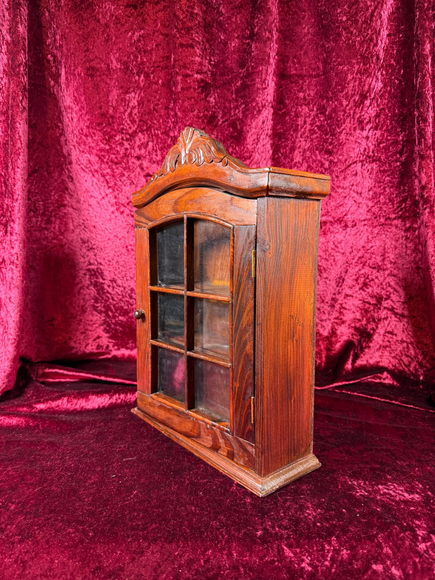 Vintage Curio Cabinet - Ornate Wood Wall Mounted Trinket Shelf - 13" Tall