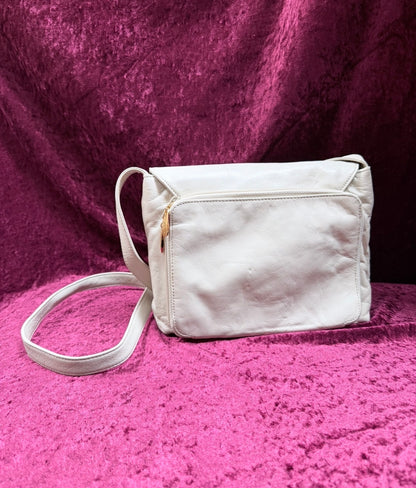 Vintage Y2K Leather Easy Spirit Crossbody Bag – Soft Ivory Organizer Style