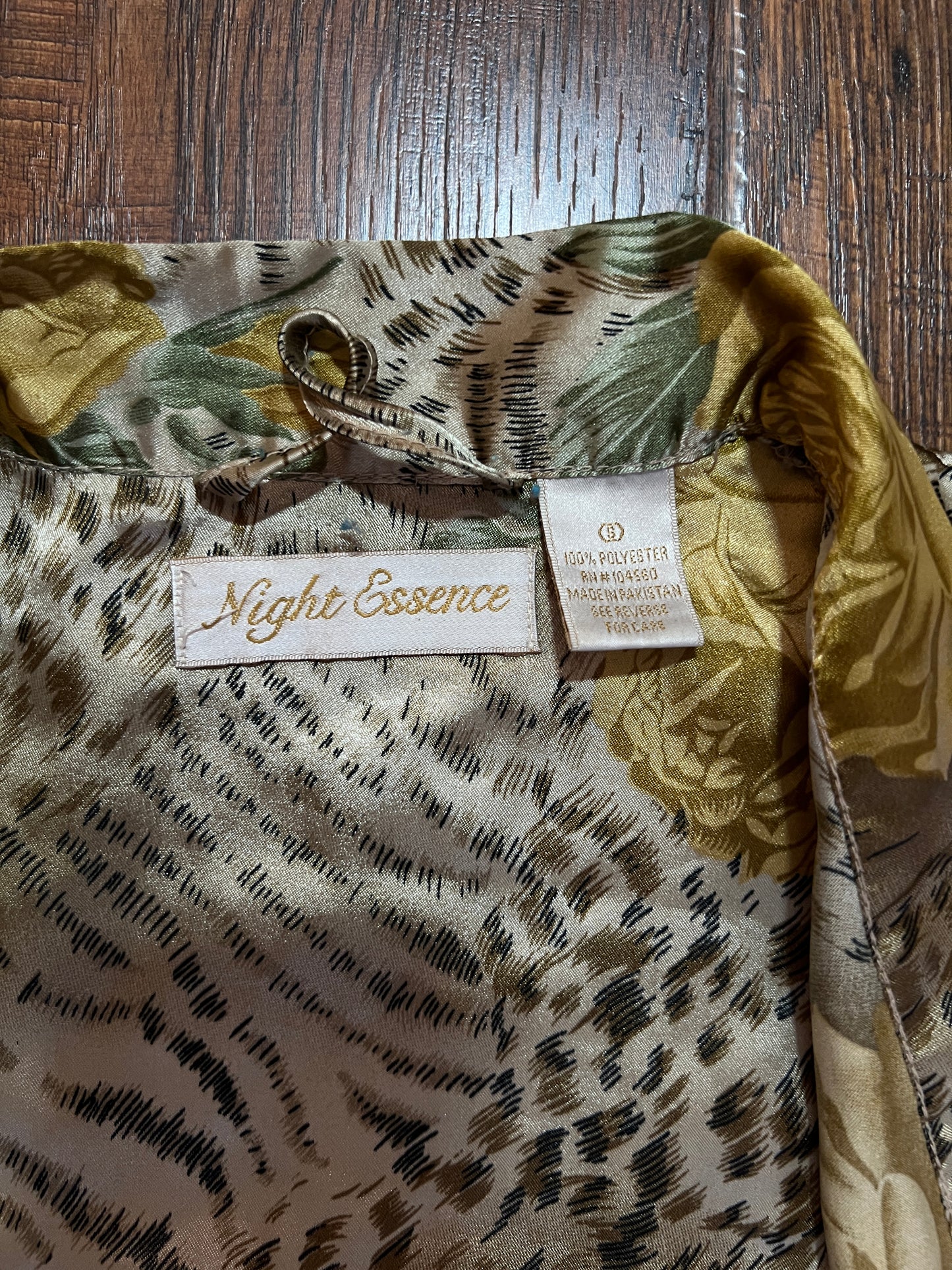Vintage Robe and Nightgown Nightwear Set - Animal and Yellow Rose Print - Night Essence
