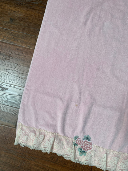 Vintage 1985 Trousseau Bath Towel - Pink with Needlepoint Rose and Lace Trim