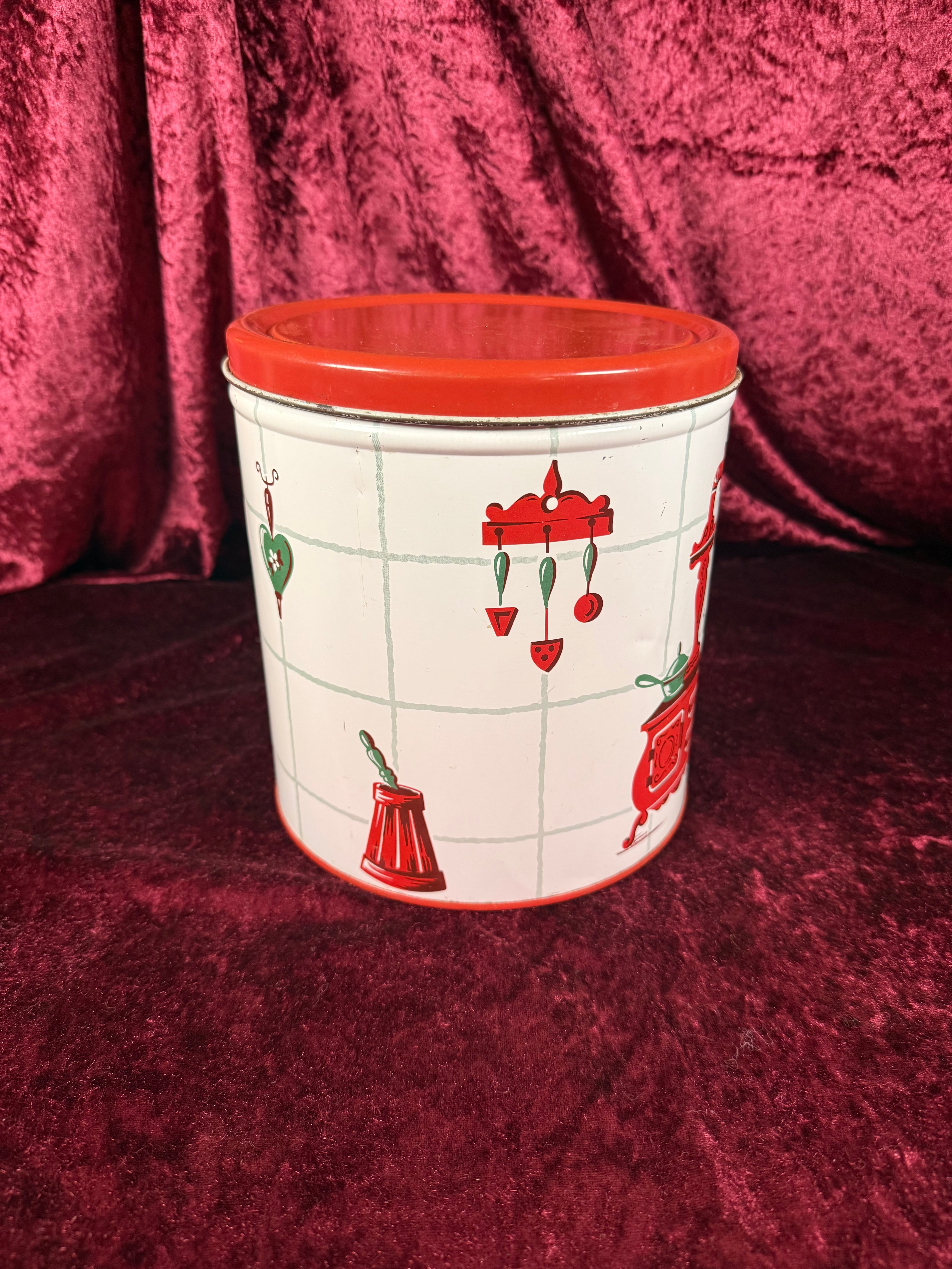 Vintage Kitchen | The Cat Vintage