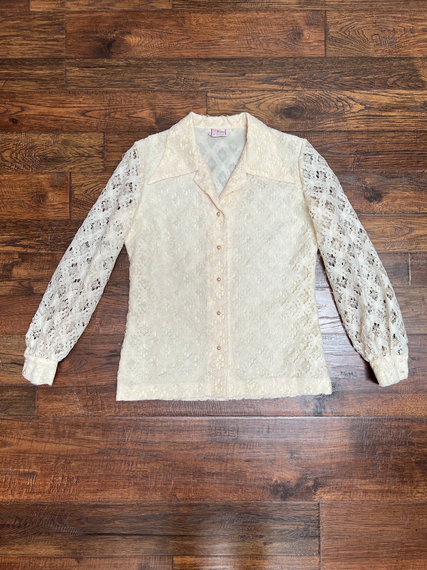 Vintage Clothing - Button Front Blouse - Floral Lattice Lace - Beige - Medium - Fashioned by Gregory