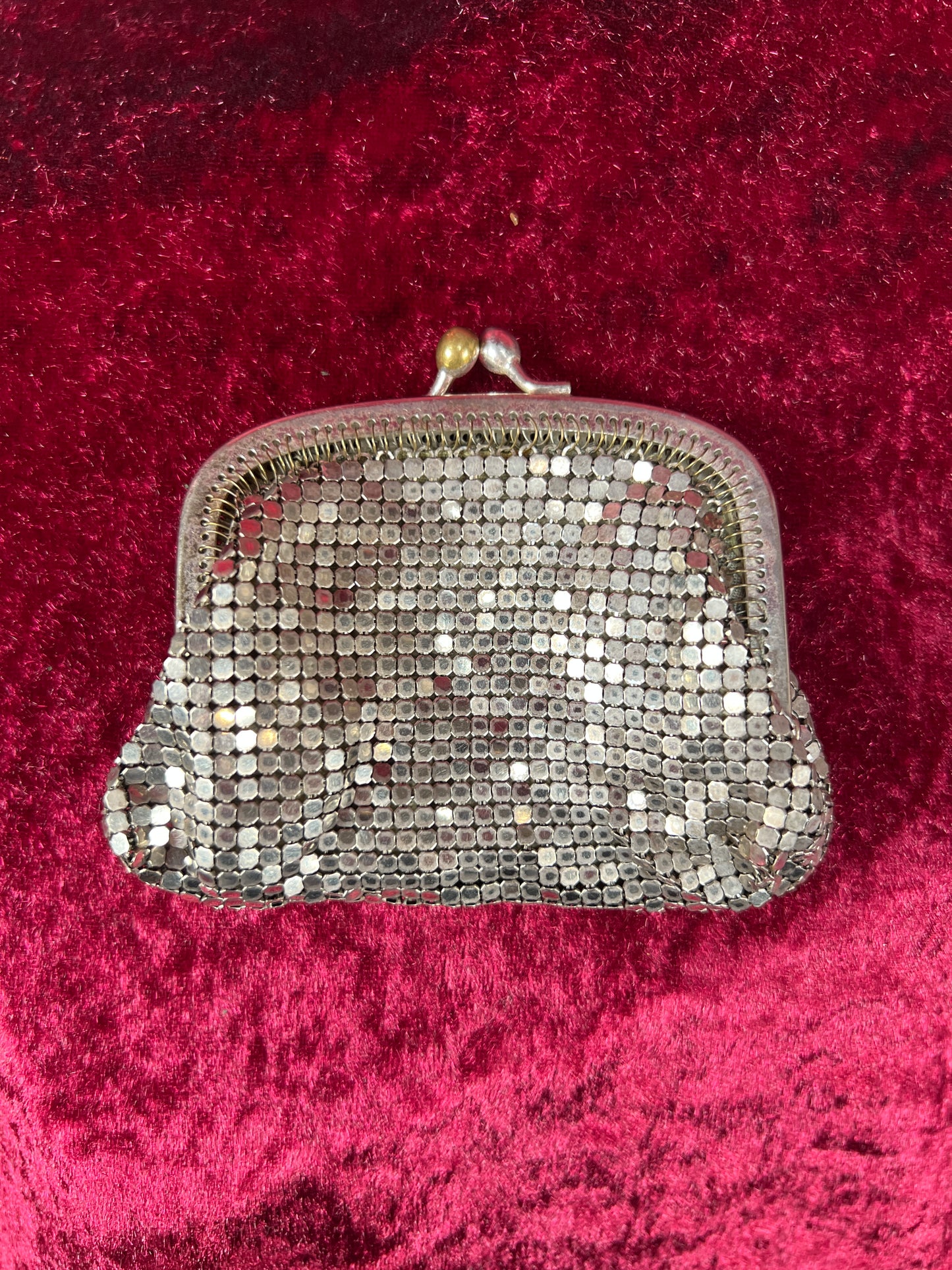 Vintage Accessory - Coin Purse - Silver Metal Mesh - Kiss Lock Closure