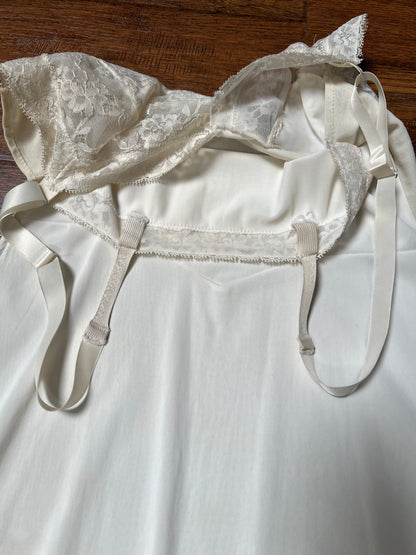 Vintage Clothing - Above Knee Dress Slip - Off White - Lace Bust - Small - Shar-Loo Trillium