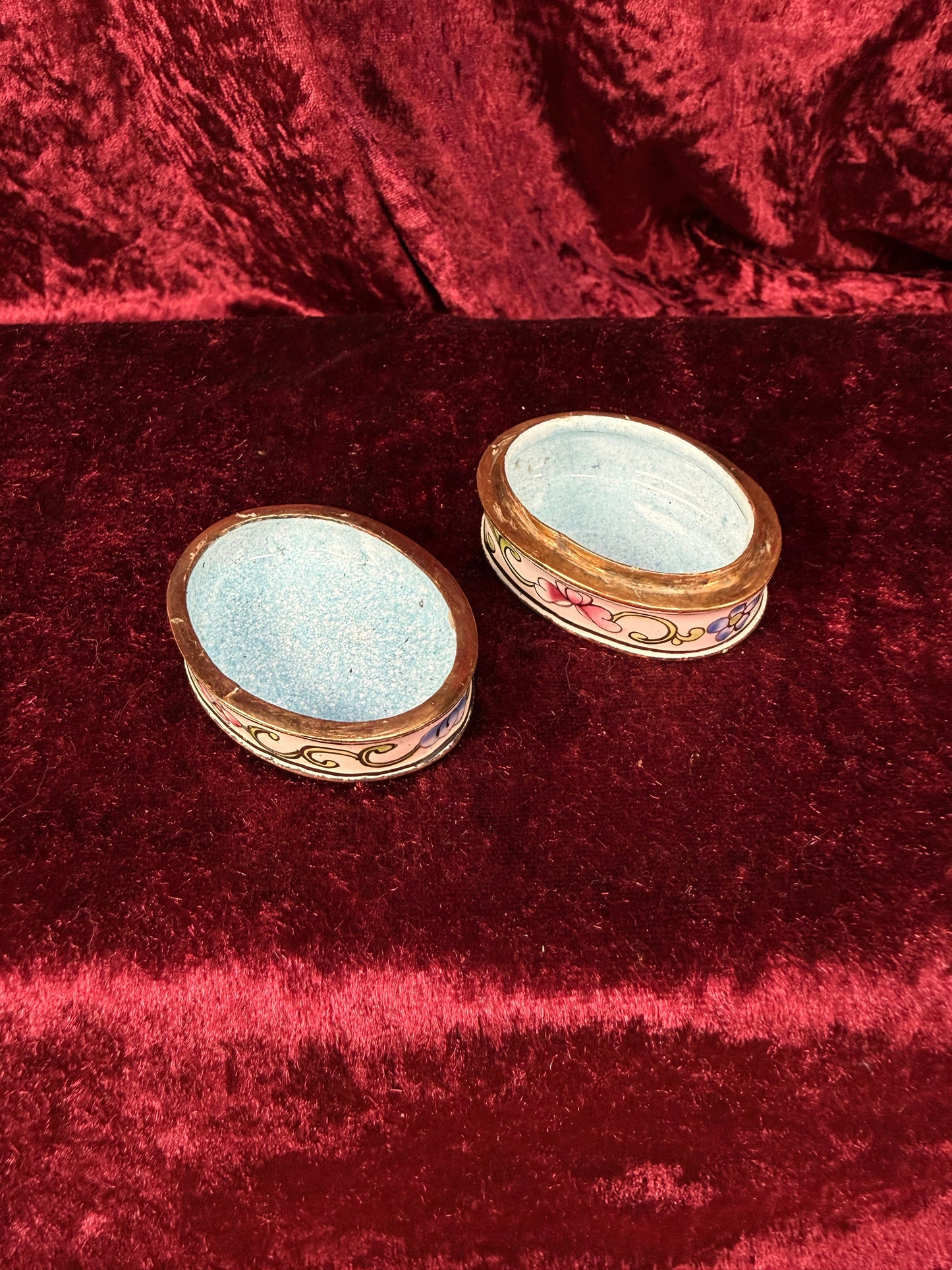 Vintage Miniature Canton Enamel Pill Box – Vining Grape Cluster with Floral Border