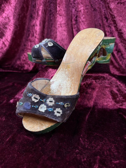 Vintage Shoes - 1940s Souvenir "Bakya" Sandal Wedges - Hand Carved - Size 7