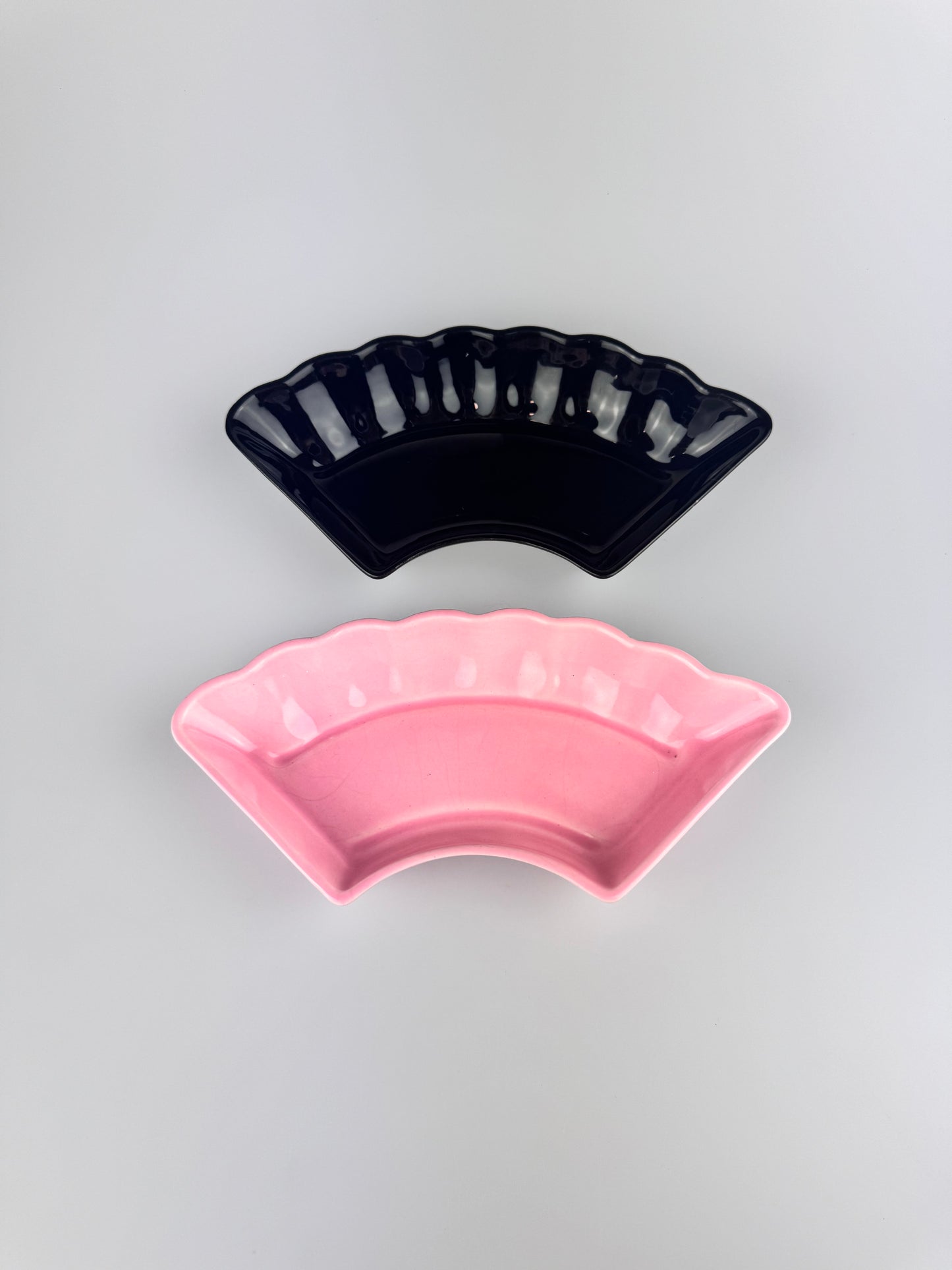 Vintage 1950s Pink & Black Fan Shape Trinket Dish Ashtrays - Set of 2