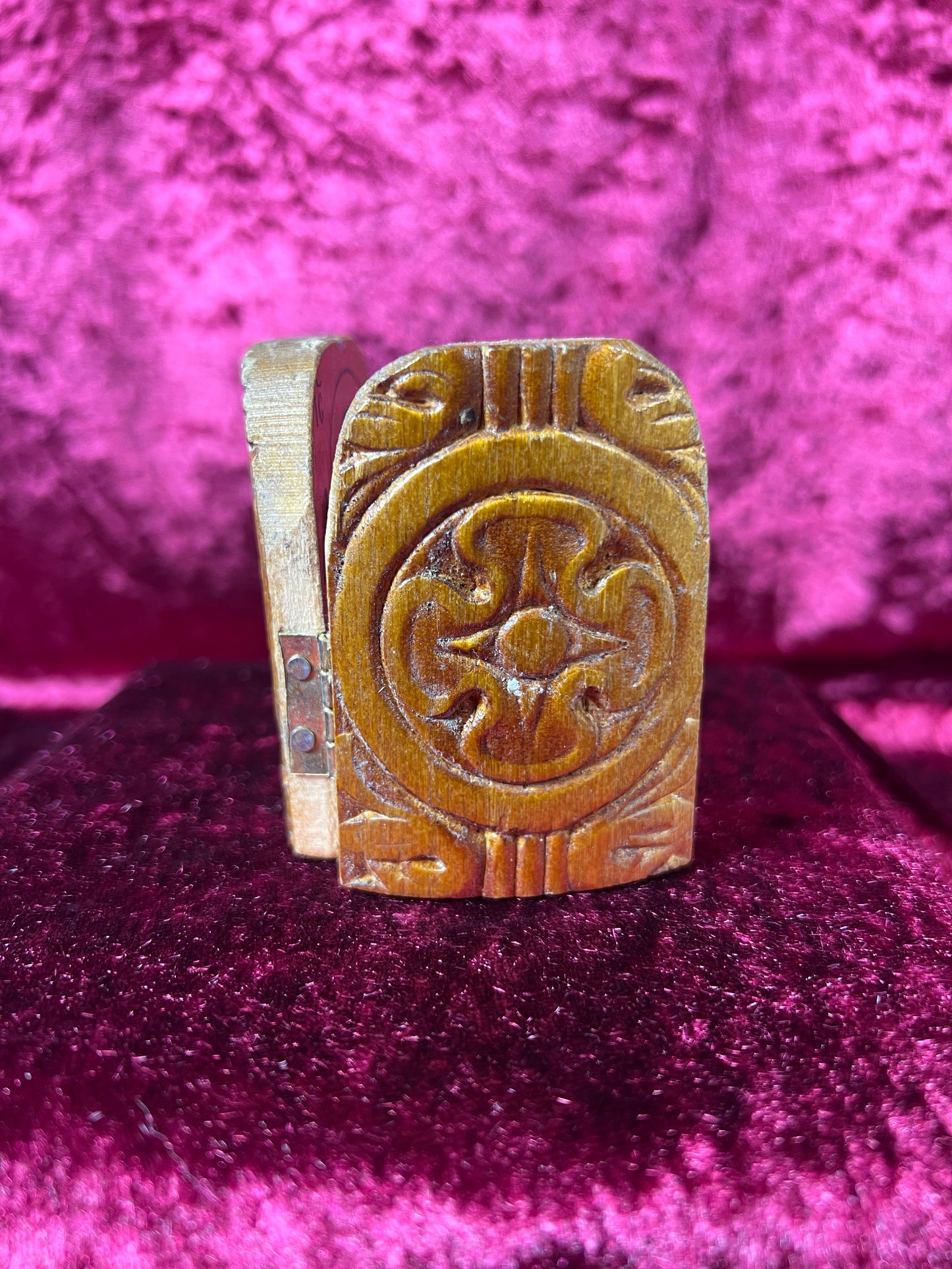 Vintage Religio - Hand Carved Pocket Diptych - Byzantine Icons - Mary and Jesus