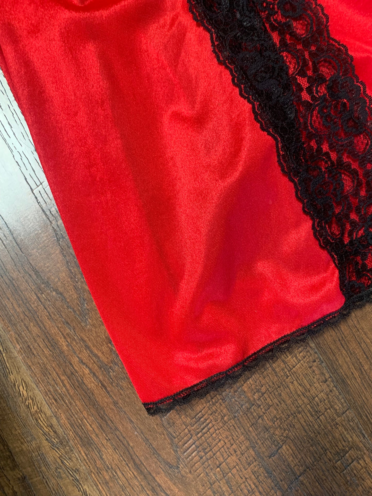 Vintage 1980s Avon Lingerie Robe - Red with Black Lace Trim - Small