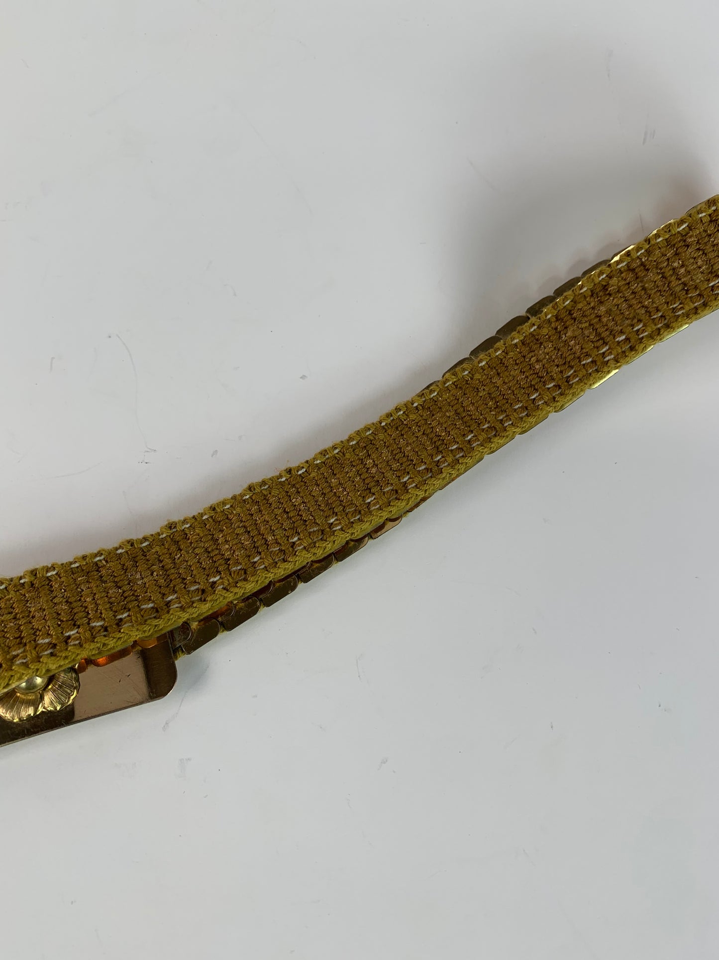 Vintage Belt - 1970s Gold Tone Fish Scale Band - 3D Flower Buckle