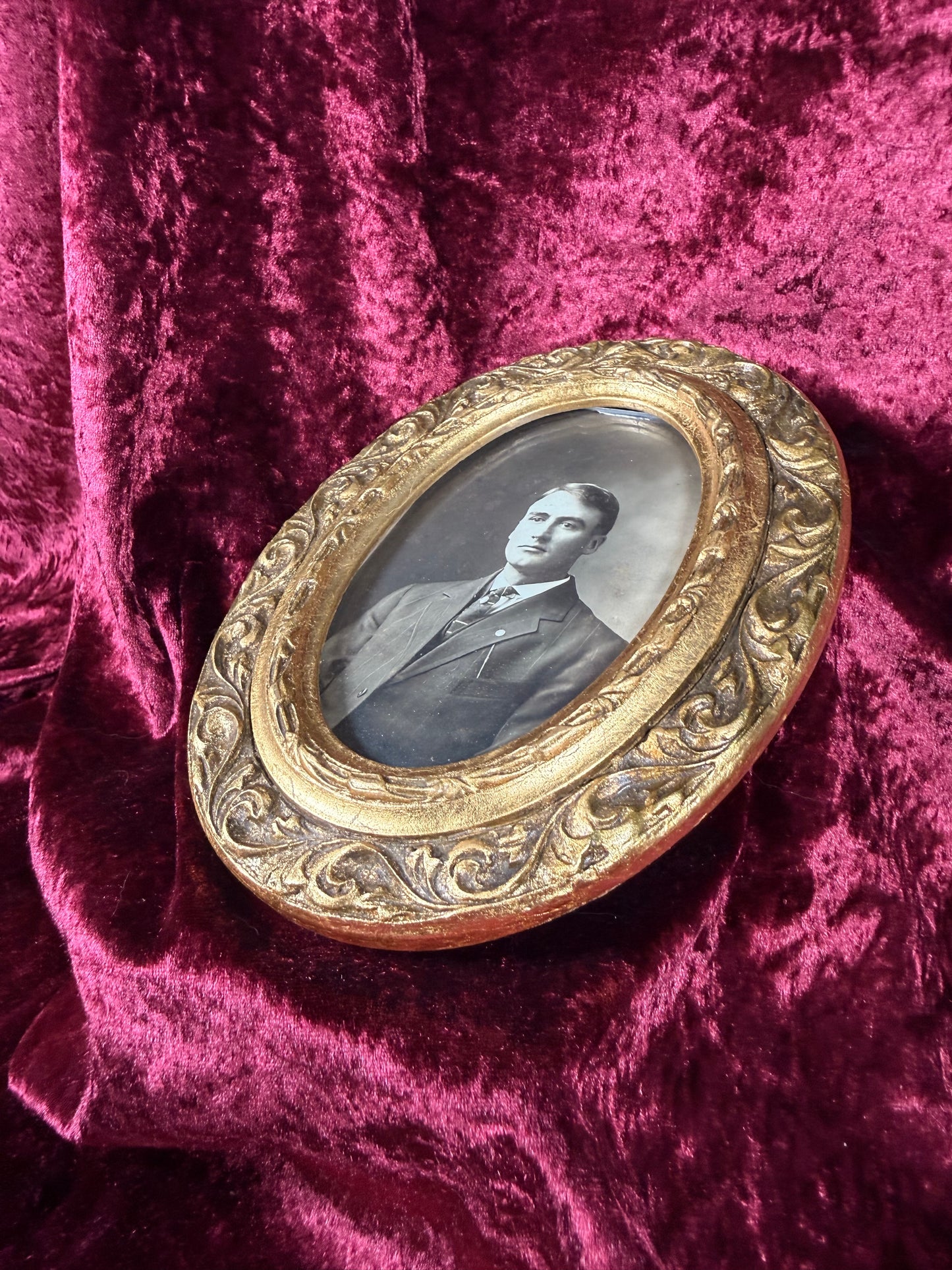 Antique Gilt Oval Portrait Frame – Black and White Haunted Photograph of A Gentleman