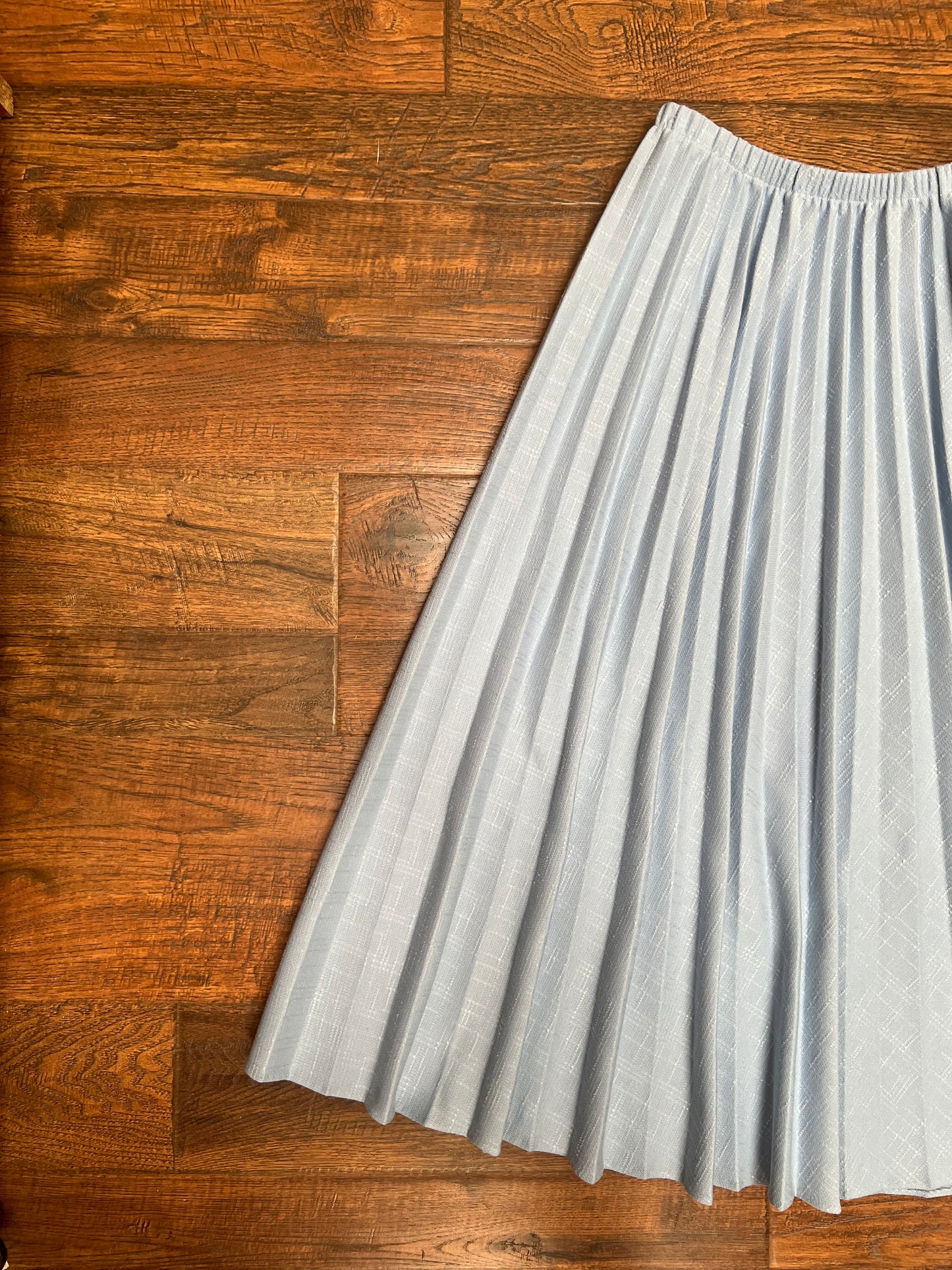 Vintage Clothing - Below The Knee Pleated Skirt - Sky Blue - X-Large