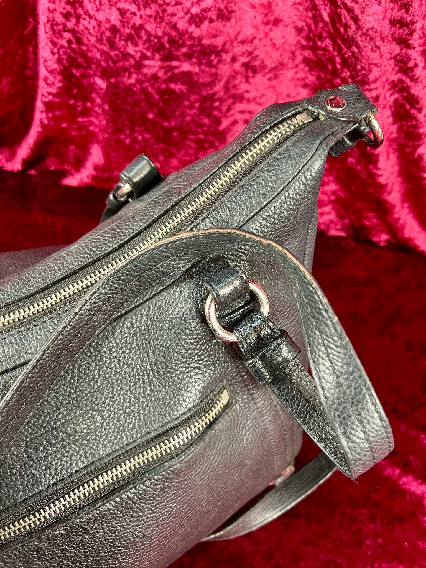 Vintage Accessories - Purse - Black Pebble Leather with Silver Hardware - Purple Lining - Coach
