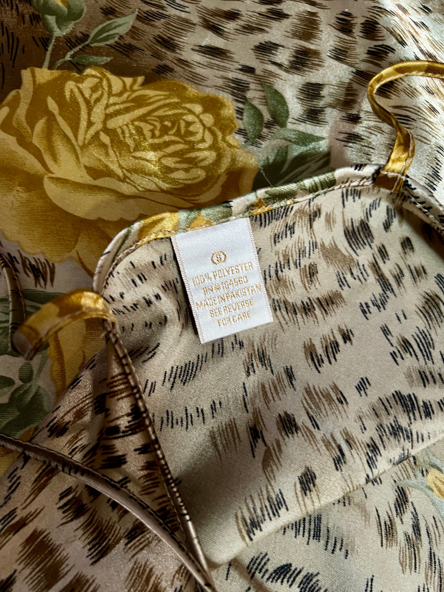 Vintage Robe and Nightgown Nightwear Set - Animal and Yellow Rose Print - Night Essence