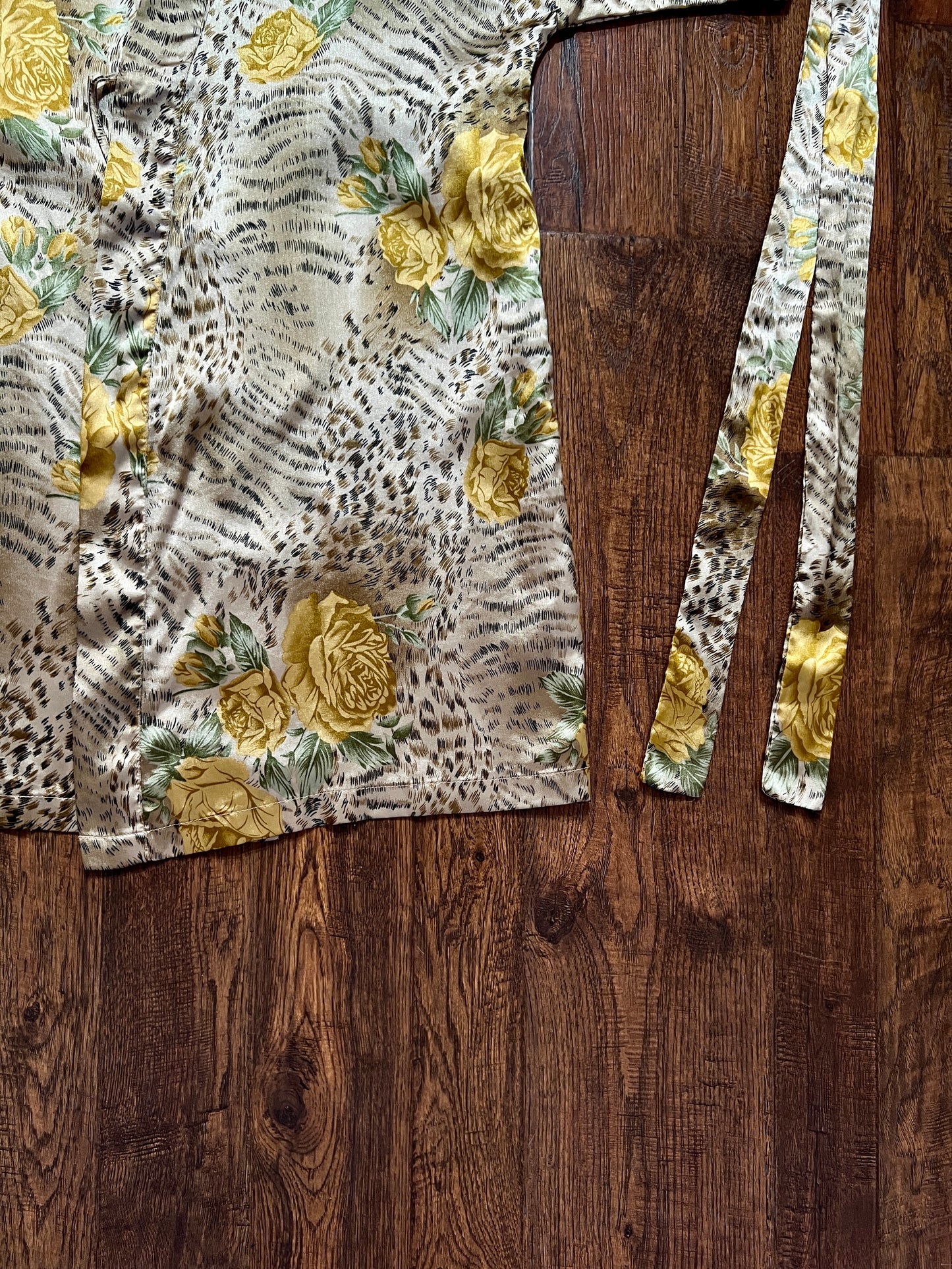 Vintage Robe and Nightgown Nightwear Set - Animal and Yellow Rose Print - Night Essence