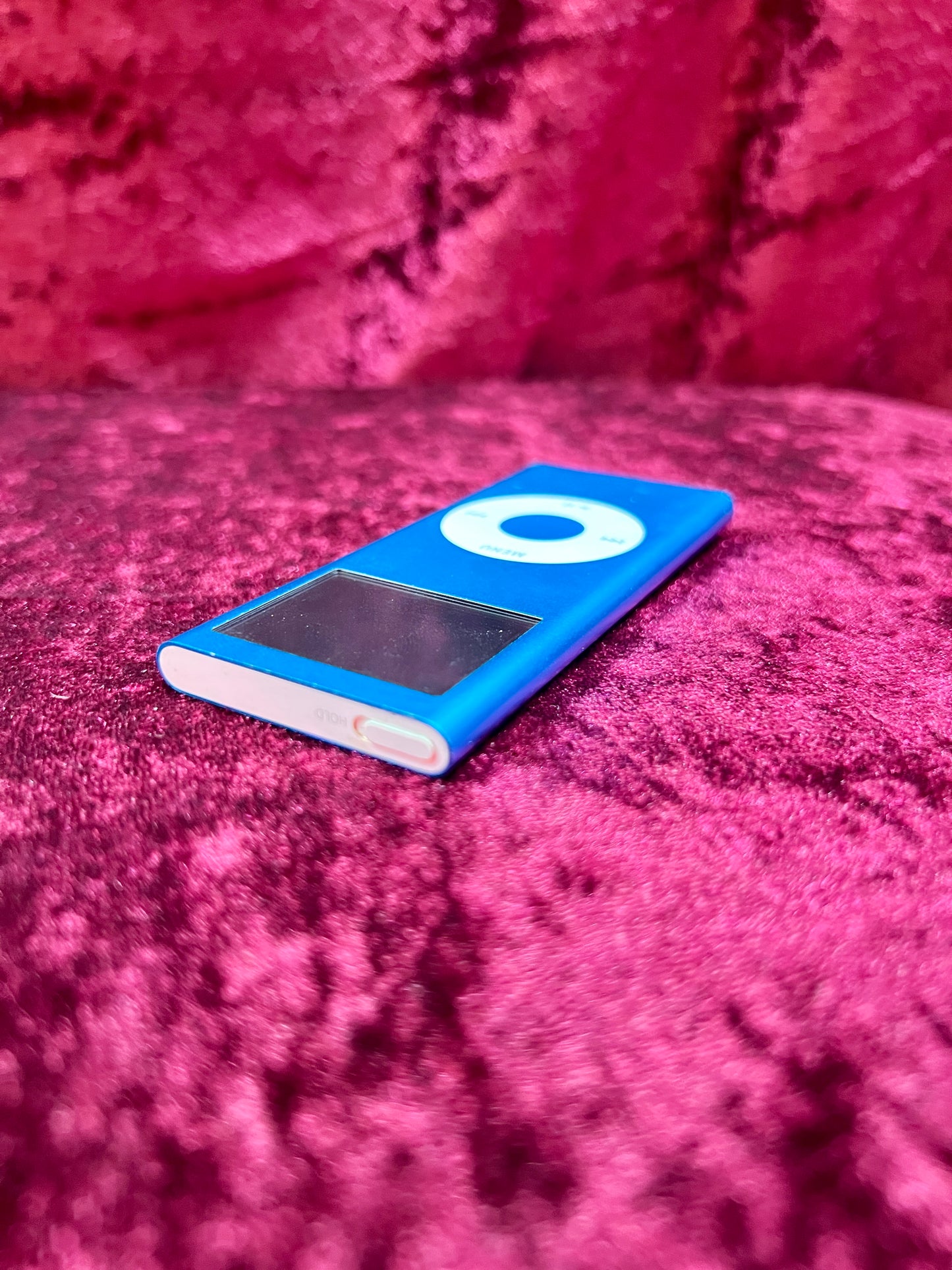 Vintage Electronics - iPod Nano with iLuv Case - Blue - Untested