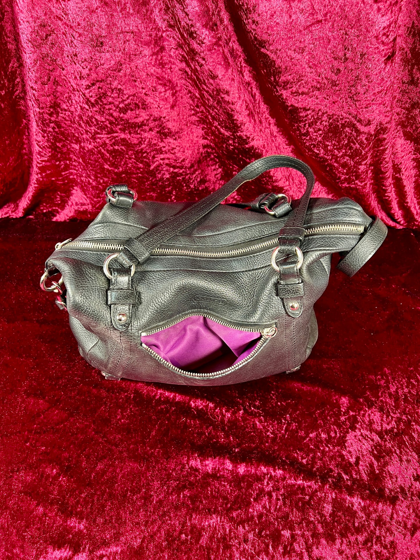 Vintage Accessories - Purse - Black Pebble Leather with Silver Hardware - Purple Lining - Coach