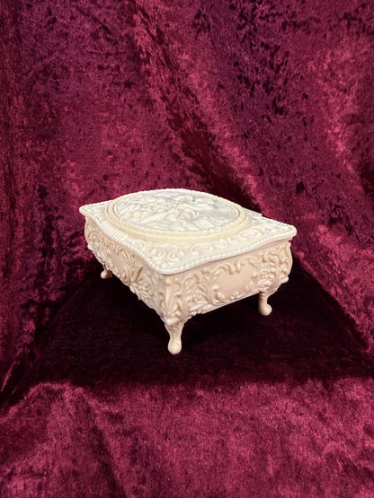 Vintage Cream Plastic Jewelry Box – Romantic French Couple Trinket Case