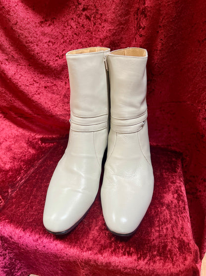 Vintage Shoes - Western Style Ankle Boots - Genuine Leather - White - Size 11.5 / 12 - Besserro