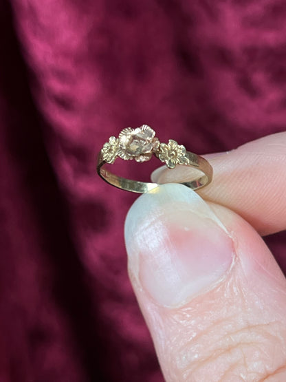 Vintage 10K Yellow Gold Ring - Rose Gold Rosette Center - Size 3
