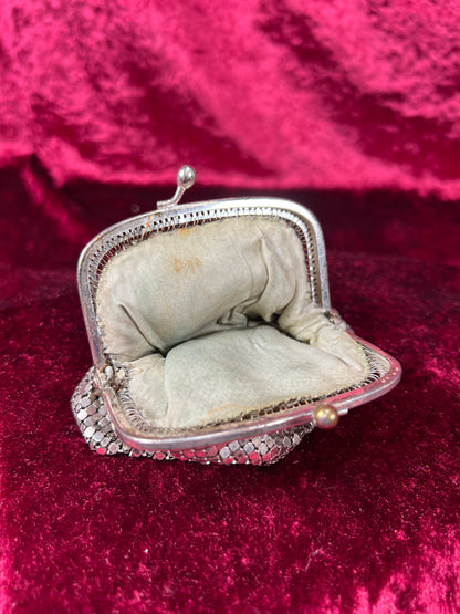 Vintage Accessory - Coin Purse - Silver Metal Mesh - Kiss Lock Closure