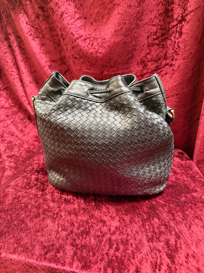 Vintage Accessories - Crossbody Bucket Bag Purse - Black Woven Leather - Ganson