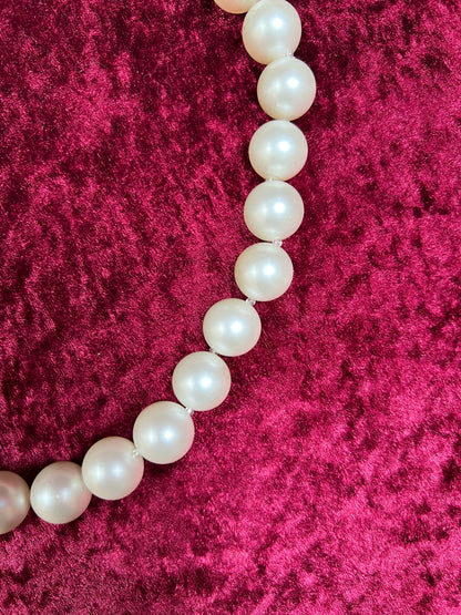 Vintage Jewelry - Beaded Necklace - Jumbo Faux Pearls - 24.5"