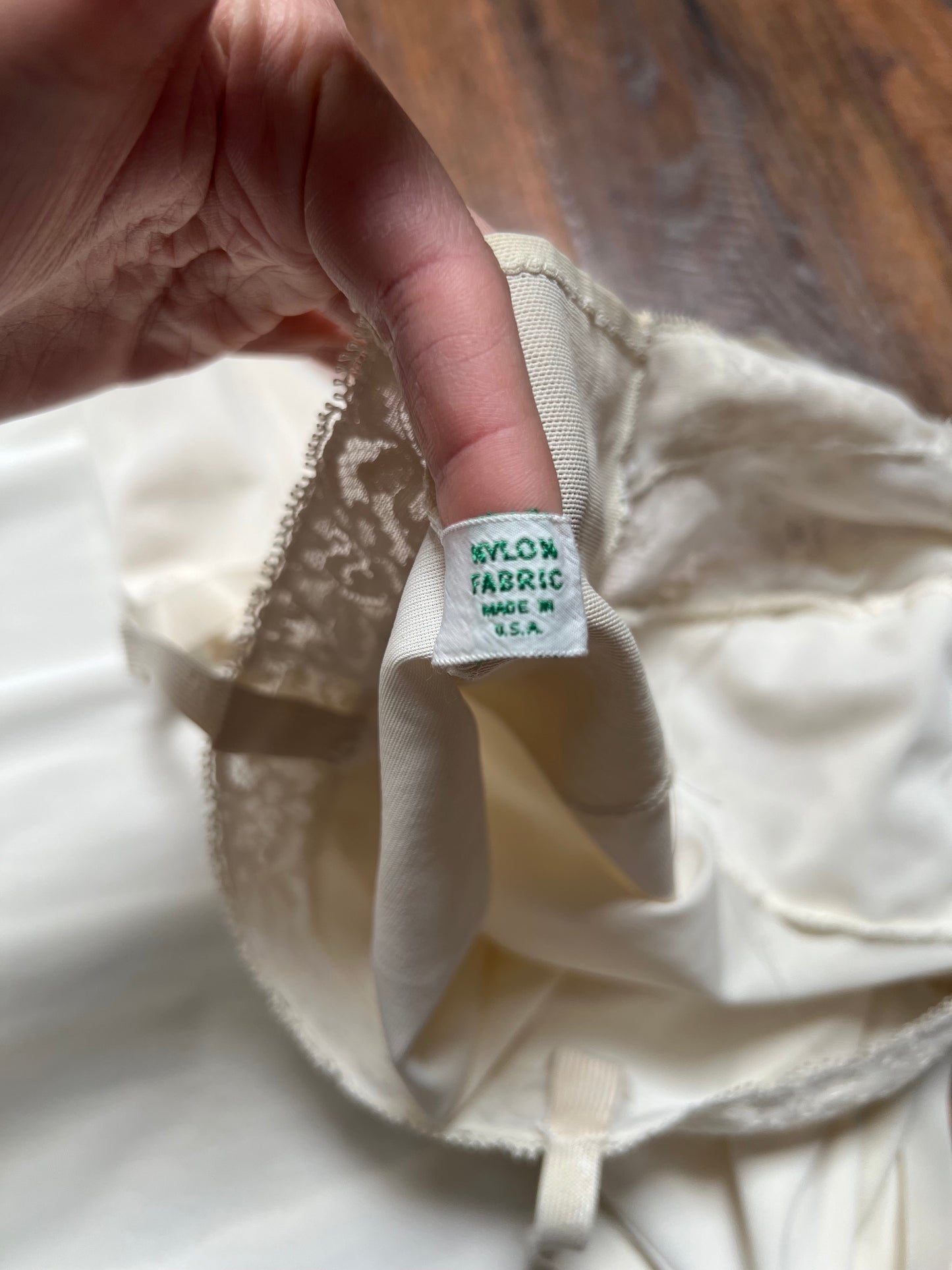 Vintage Clothing - Above Knee Dress Slip - Off White - Lace Bust - Small - Shar-Loo Trillium