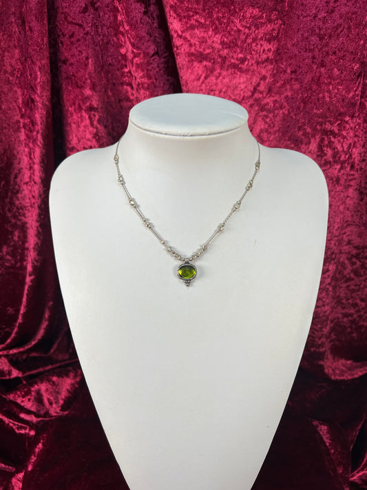 Vintage Jewelry - Dainty Necklace - 925 Silver - Cut Green Glass Pendant - Silpada