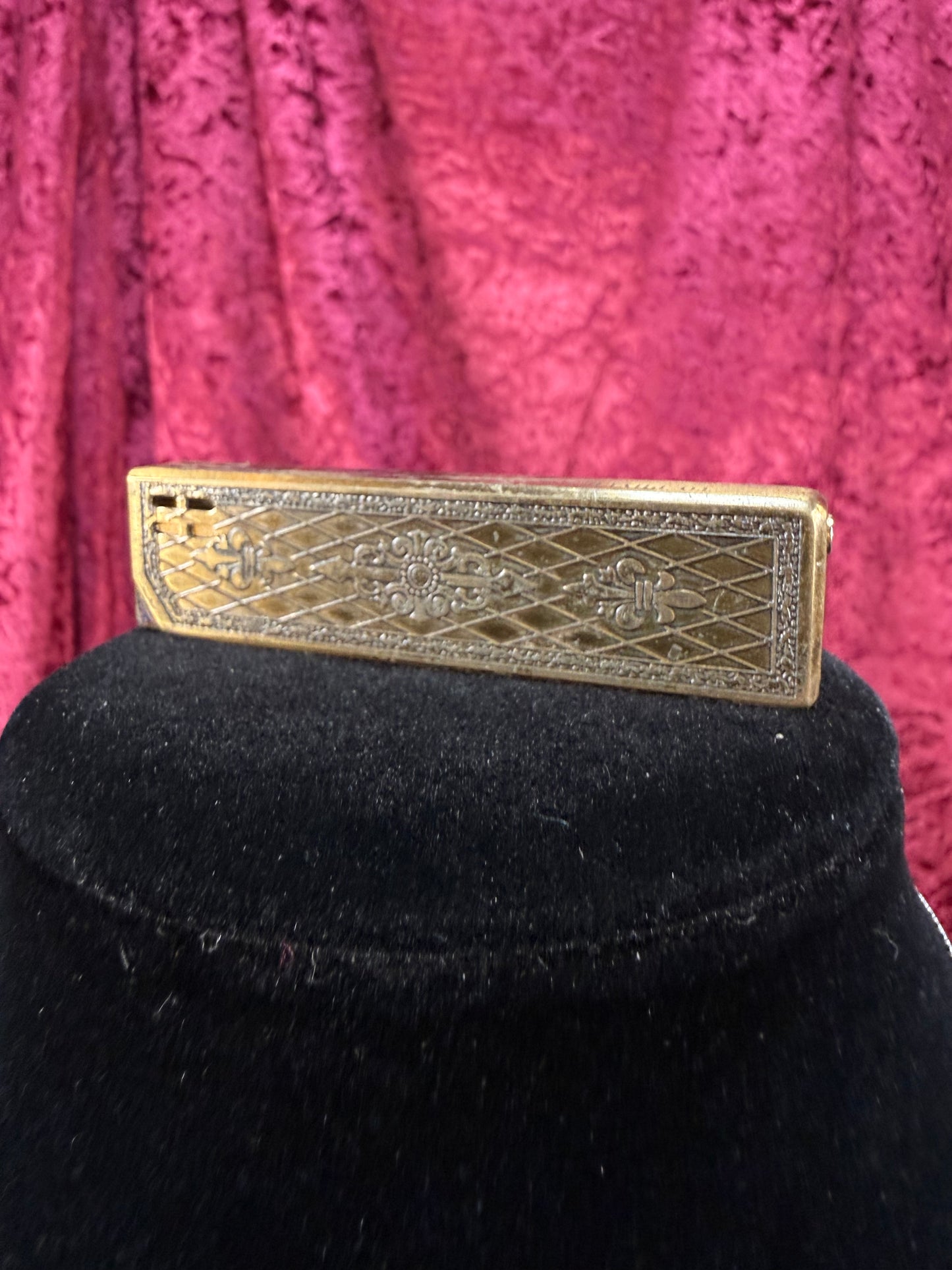 Vintage Colibri Japan Pocket Lighter – Fleur-de-Lis Engraved Brass Tone Case