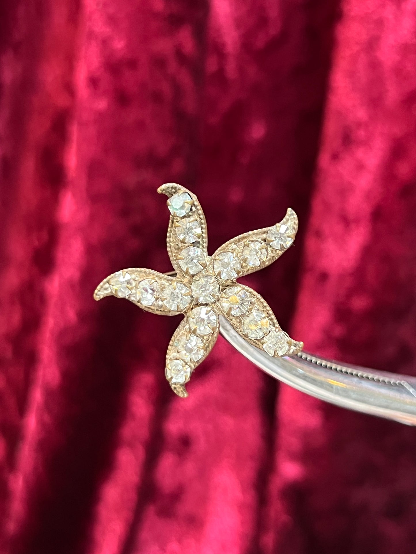 Vintage Jewelry - Brooch - Silver Tone Metal - Clear Rhinestones - Starfish