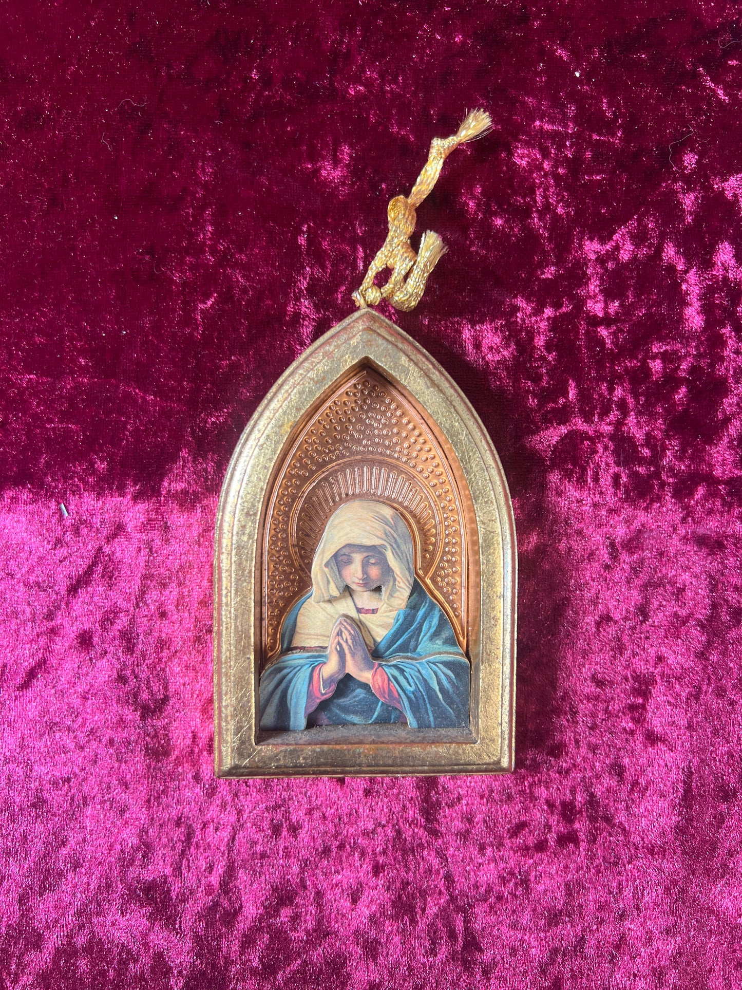 Vintage Religio - Christmas Ornament - Praying Madonna - Hallmark - 1996