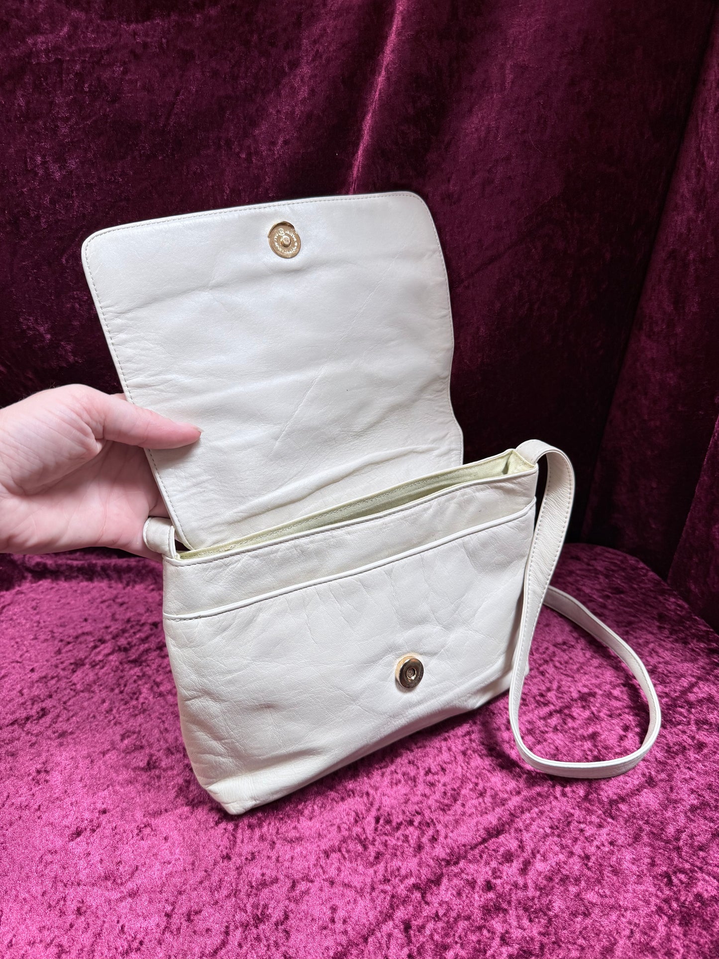 Vintage Y2K Leather Easy Spirit Crossbody Bag – Soft Ivory Organizer Style