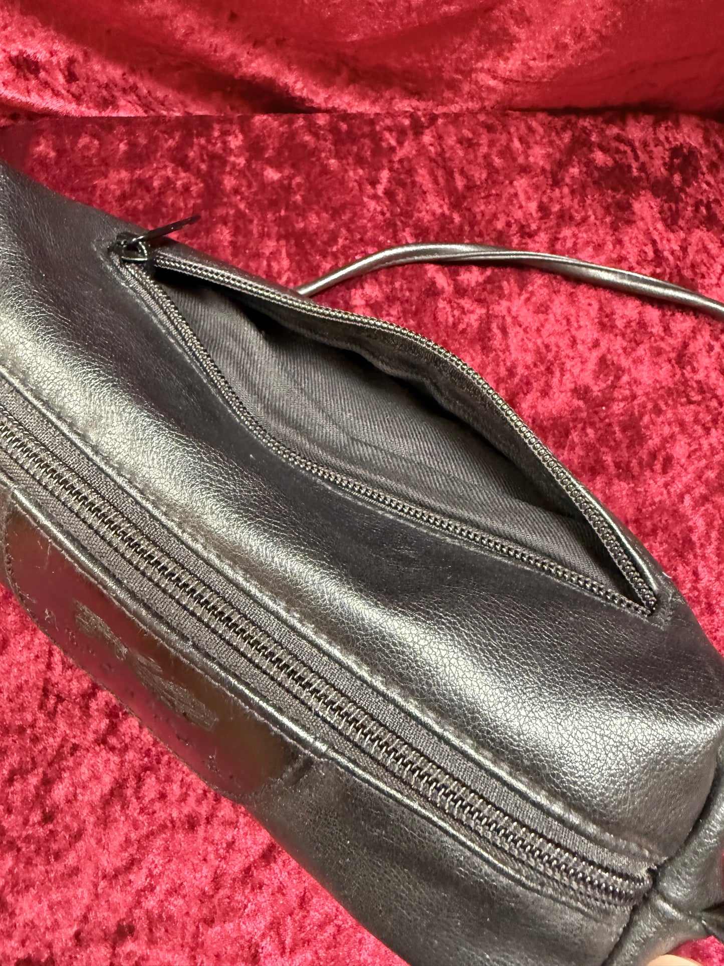 Vintage Accessories - Crossbody Purse - Black Leather - Perry Ellis America