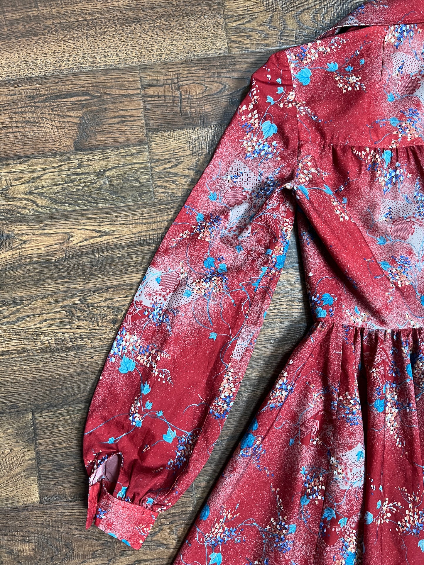 Vintage Clothing - Long Sleeve Fit and Flare Shirt Dress - Mid Century Floral Pattern on Red - Medium